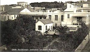 SP g- 012- St Pierre- Dames africaines- rue Beranger